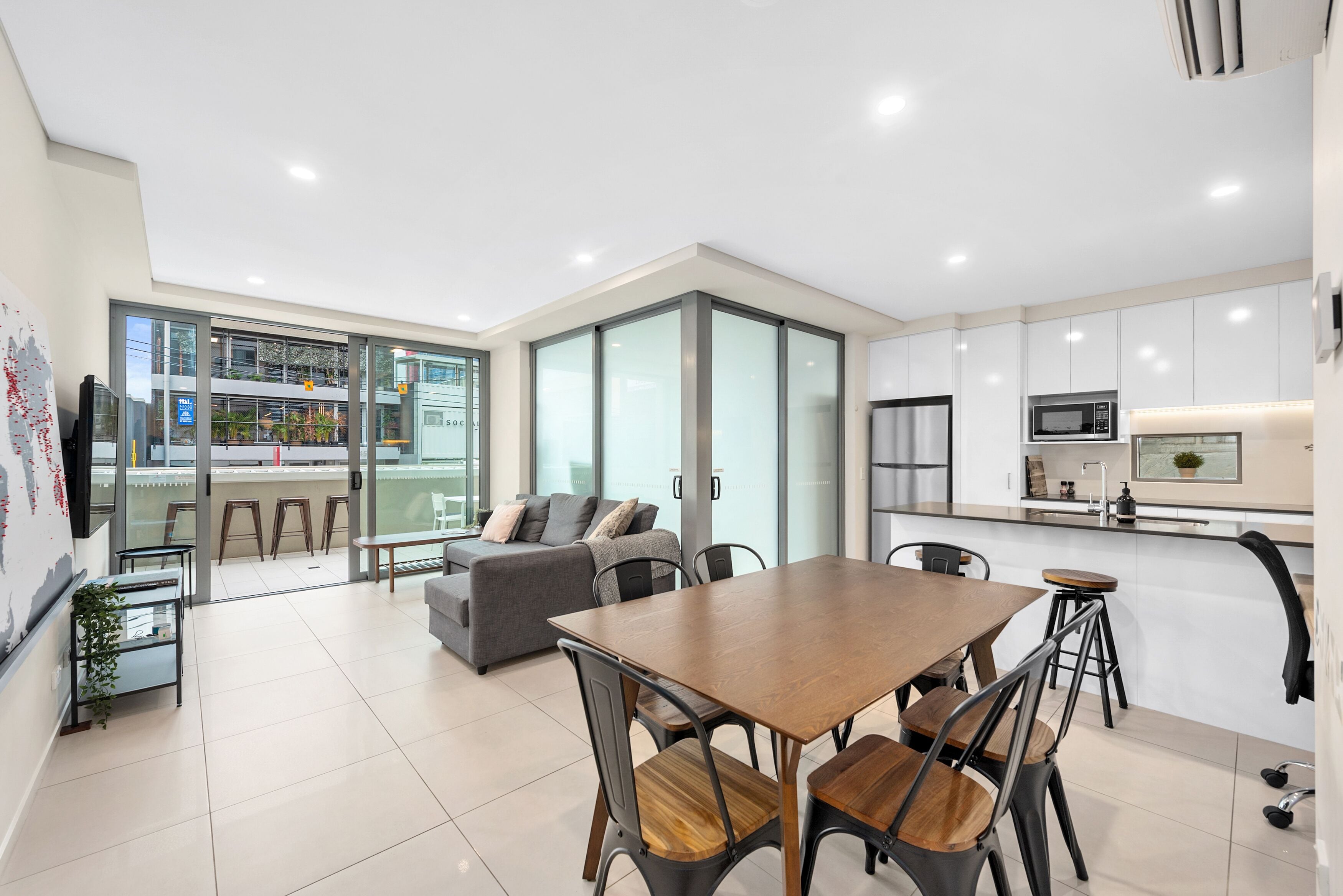 Super Central ~ 2bed/2bath/1car + Huge Balcony