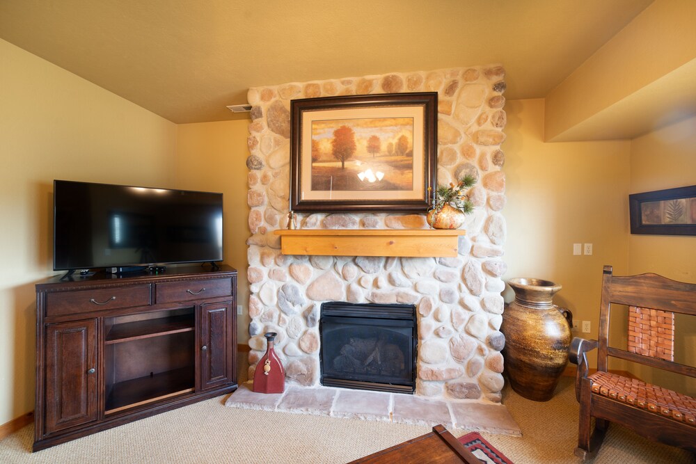 Cabins at Grand Mountain