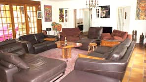 Fireplace, DVD player