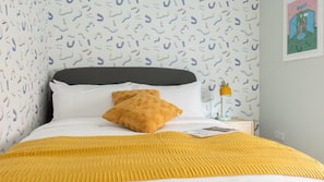 2 bedrooms, iron/ironing board, free WiFi, linens