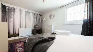 3 bedrooms, iron/ironing board, free WiFi