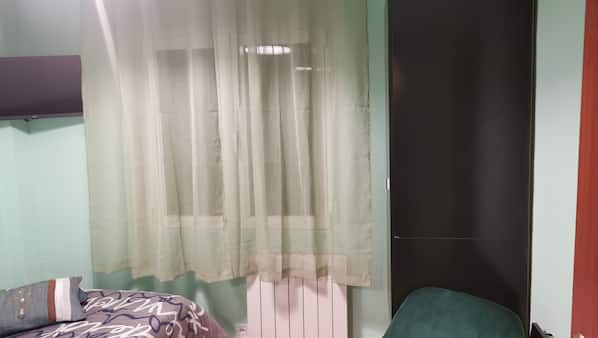 1 bedroom, iron/ironing board, WiFi, linens