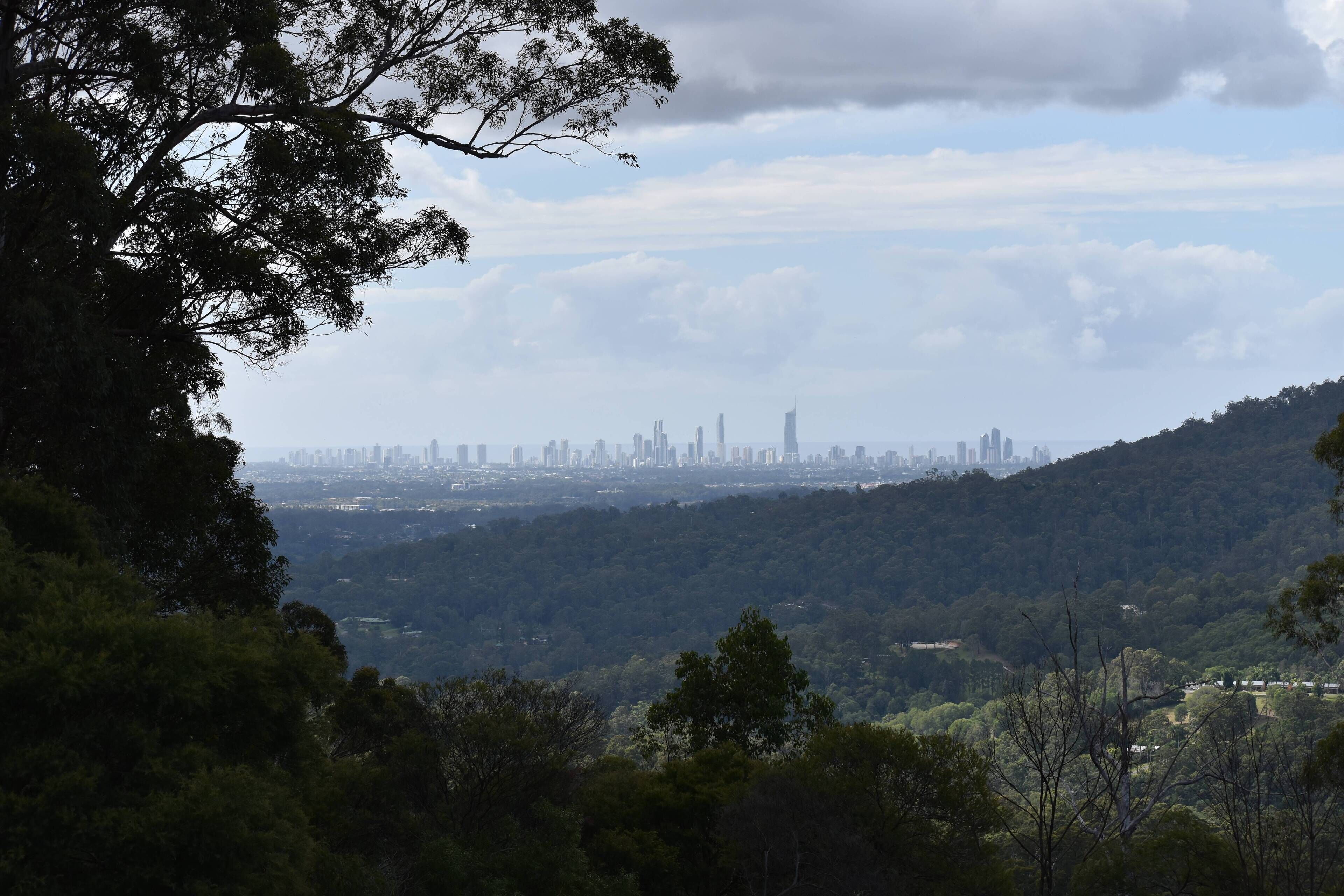 The Shed Conversion With Hot tub With Amazing Views@ Gold Coast Tree Houses