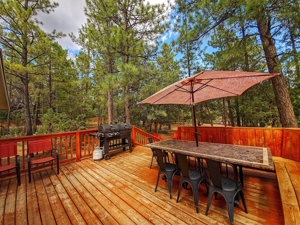 Pineview Family Getaway w/Zip Line, Game Barn, Firepit & More