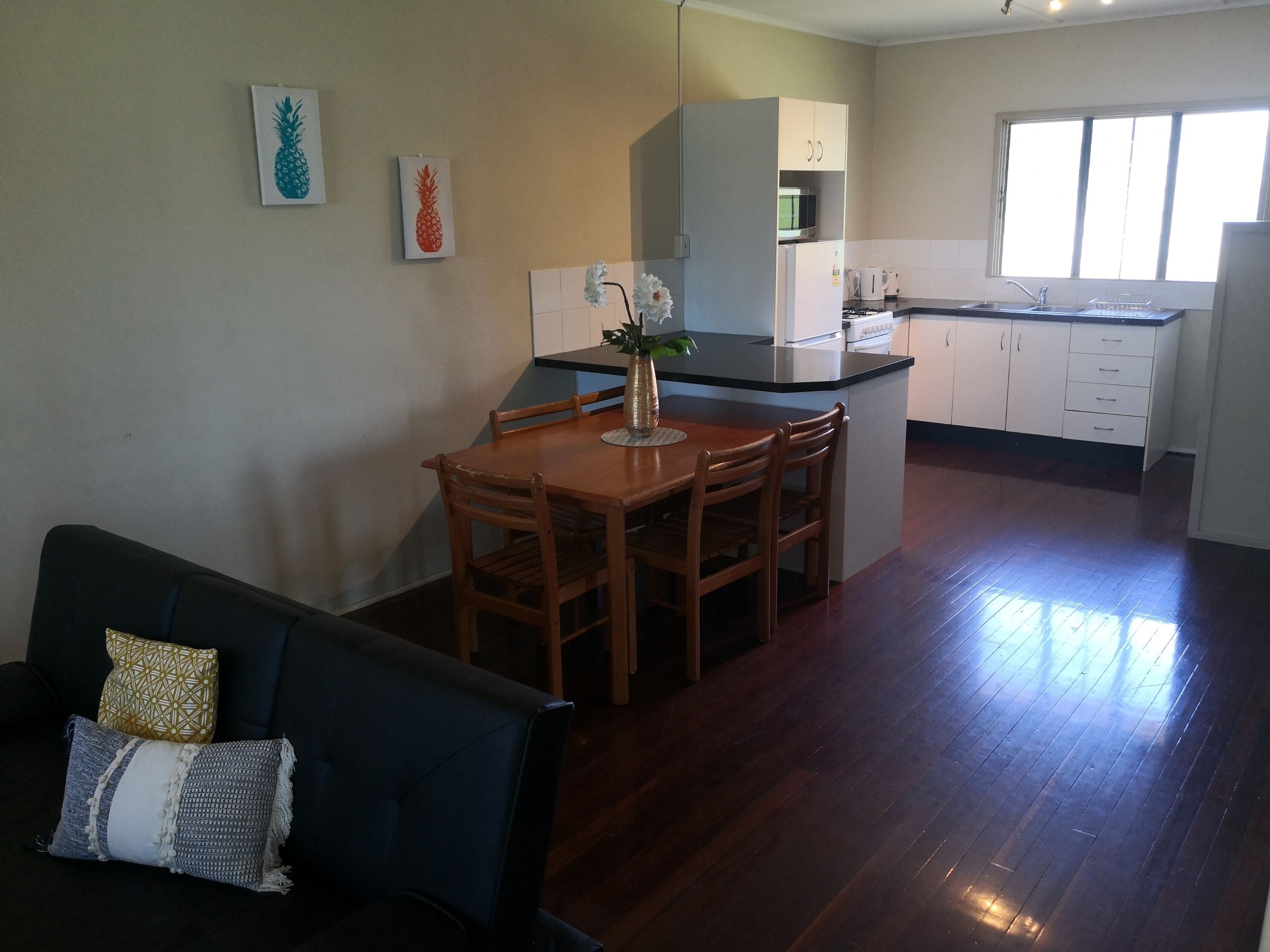 Home Home at Haymarket 2BR AC close to Stadium/Mater Hospital and Day Surgery