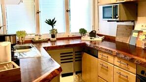 Kühlschrank, Mikrowelle, Ofen, Herd