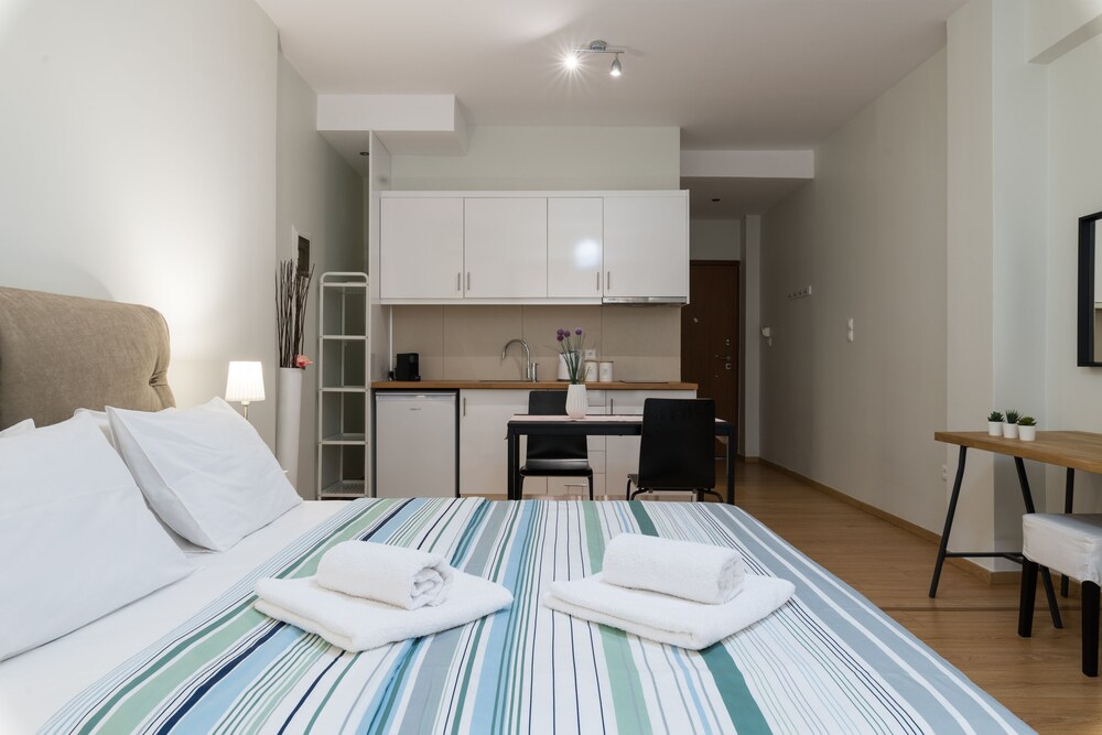 Anivia Apartment Airport by Airstay AU99 Deals & Reviews (Athens, GRC