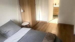 2 chambres, fer et planche à repasser, accès Internet, draps fournis
