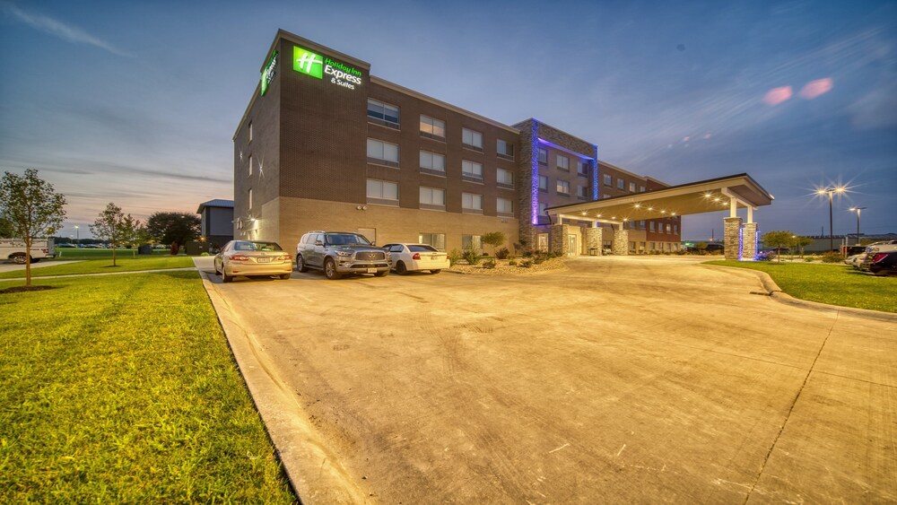 Holiday Inn Express & Suites Kokomo South, an IHG Hotel