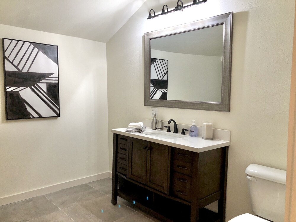 NEW! Ultimate Downtown Retreat! Brand New Furnishings!