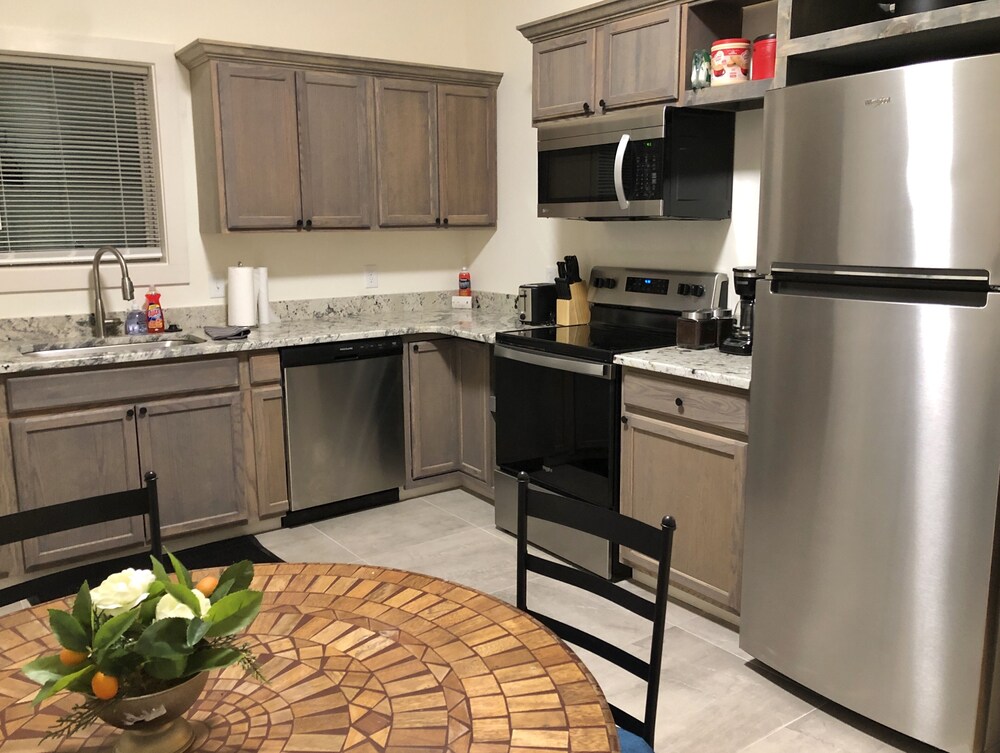 NEW! Ultimate Downtown Retreat! Brand New Furnishings!