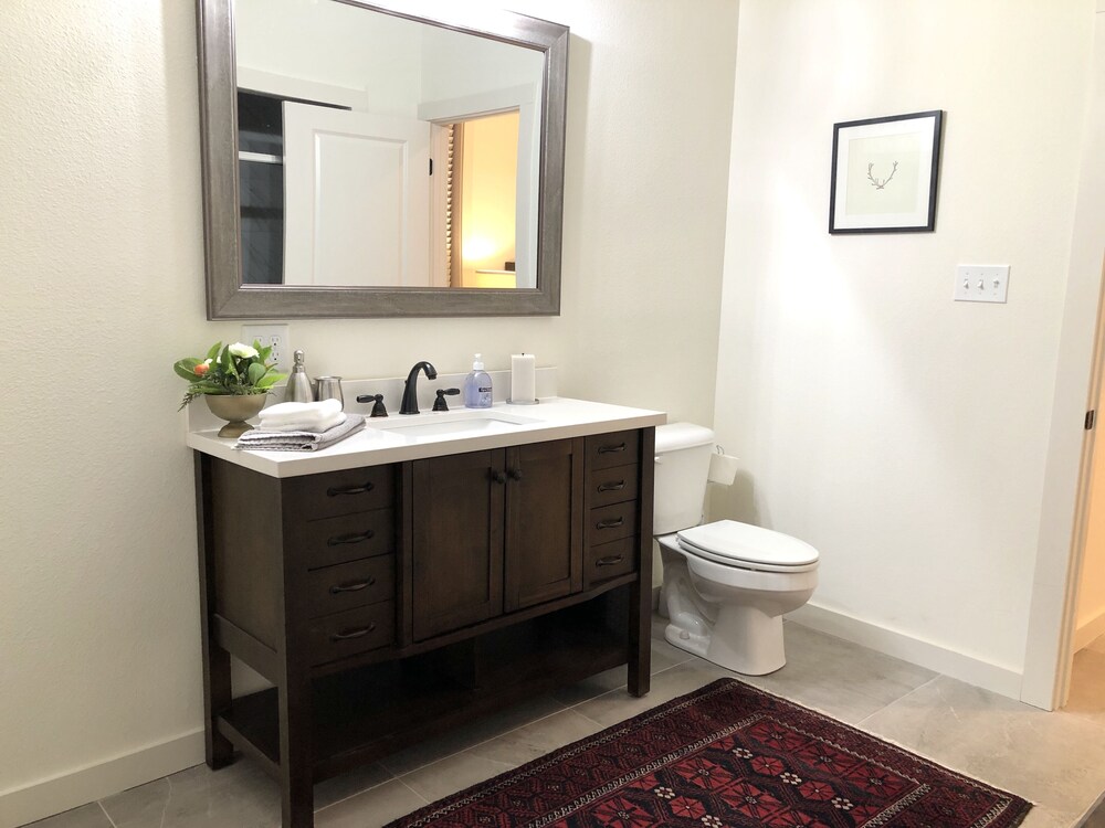 NEW! Ultimate Downtown Retreat! Brand New Furnishings!