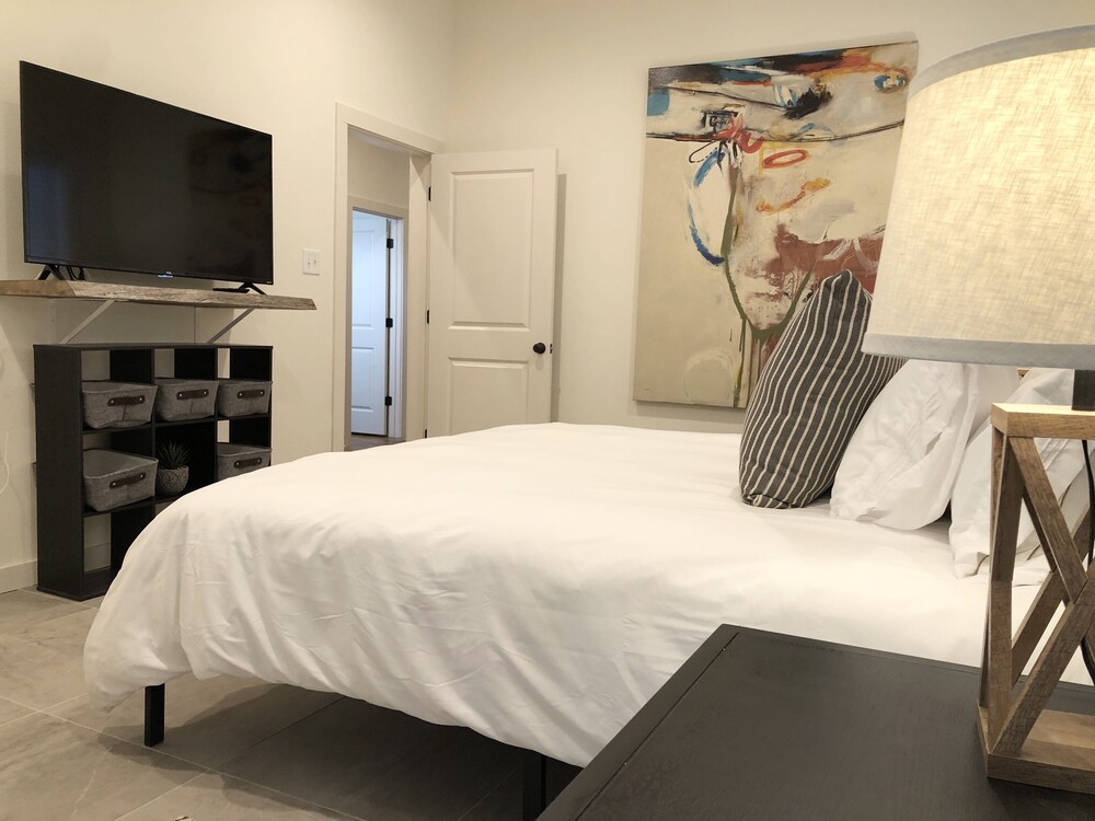 NEW! Ultimate Downtown Retreat! Brand New Furnishings!