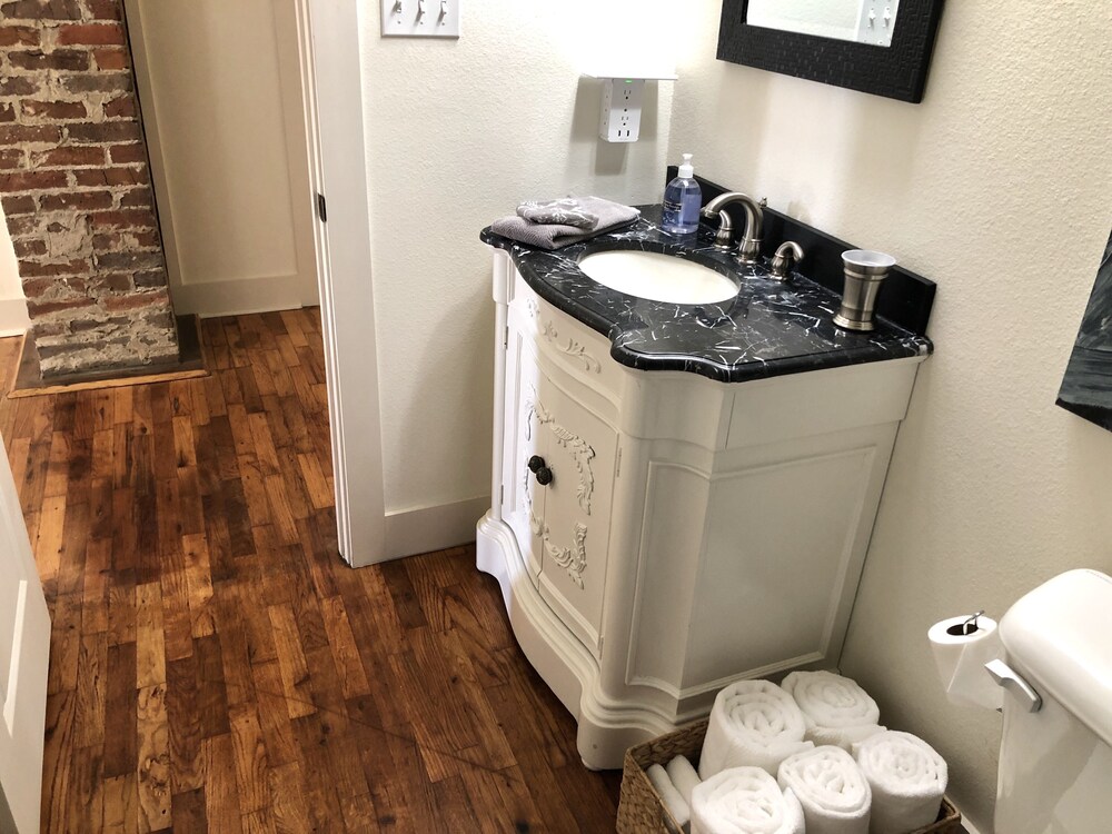 NEW! Ultimate Downtown Retreat! Brand New Furnishings!