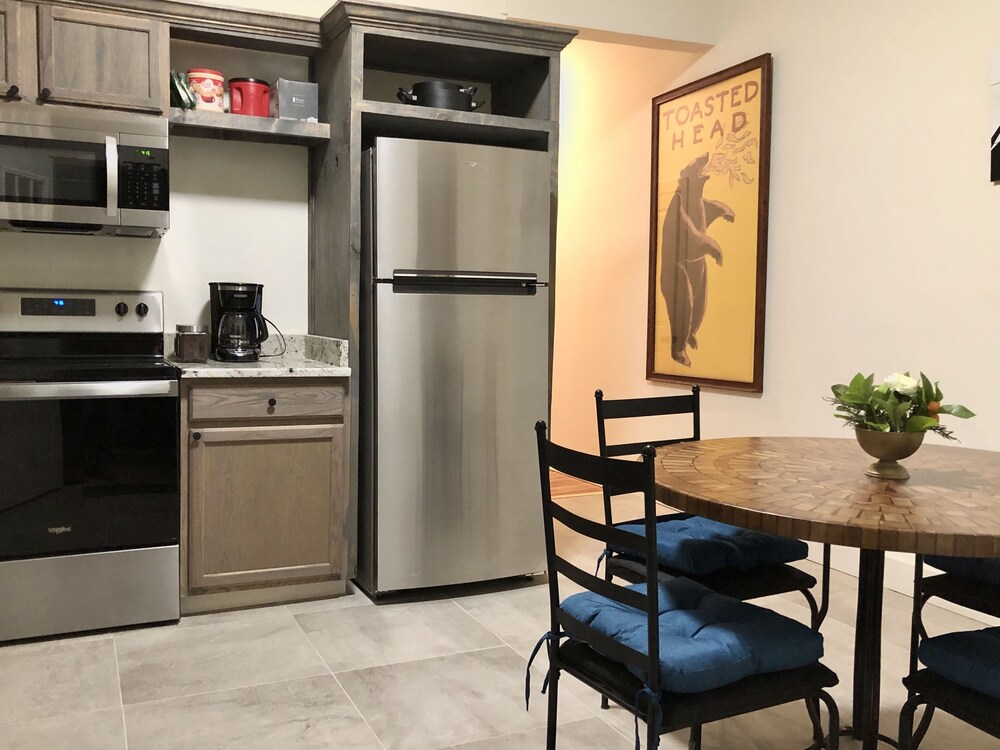 NEW! Ultimate Downtown Retreat! Brand New Furnishings!