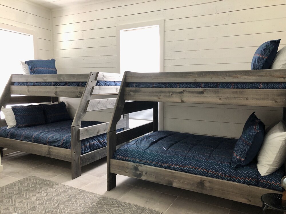 NEW! Ultimate Downtown Retreat! Brand New Furnishings!