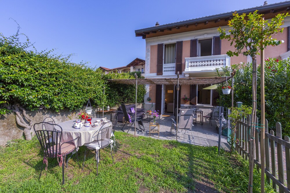 La Pergola Di Angera In Angera Hotel Rates Reviews On Orbitz