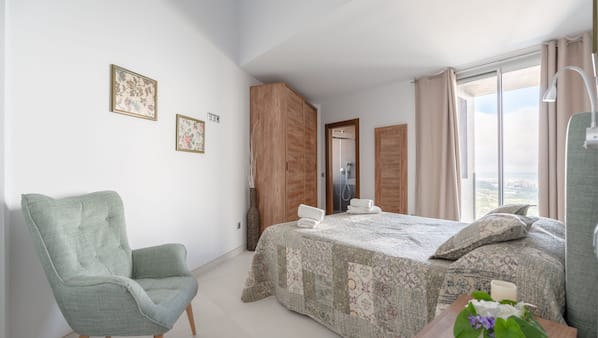 4 bedrooms, Internet, bed sheets