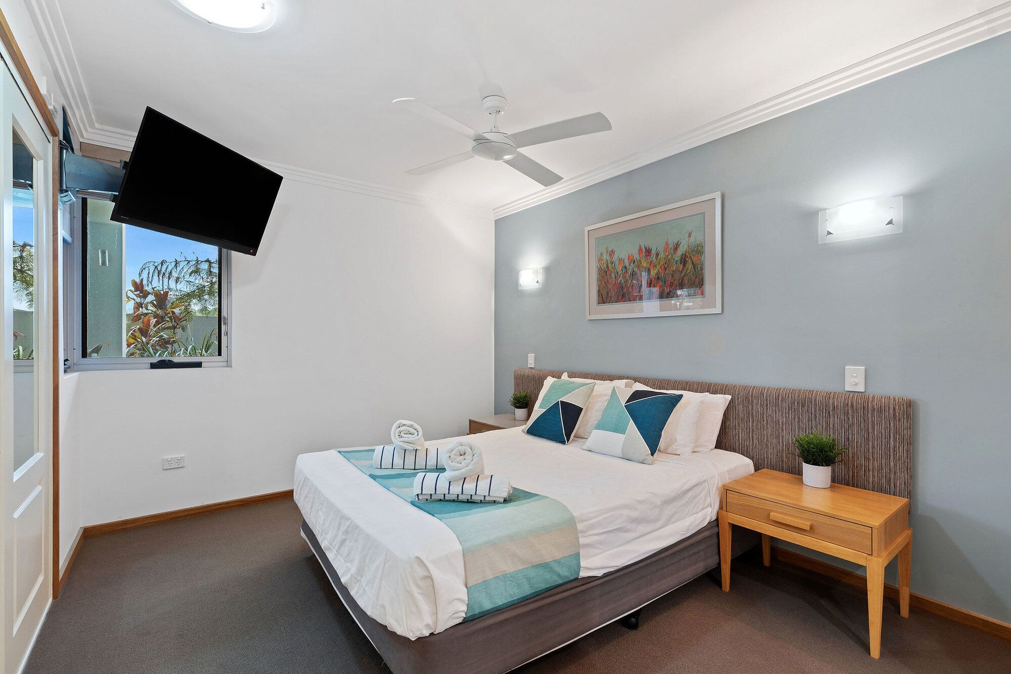 6BR Coolum Beach Roof Terrace Spa Pool Tennis