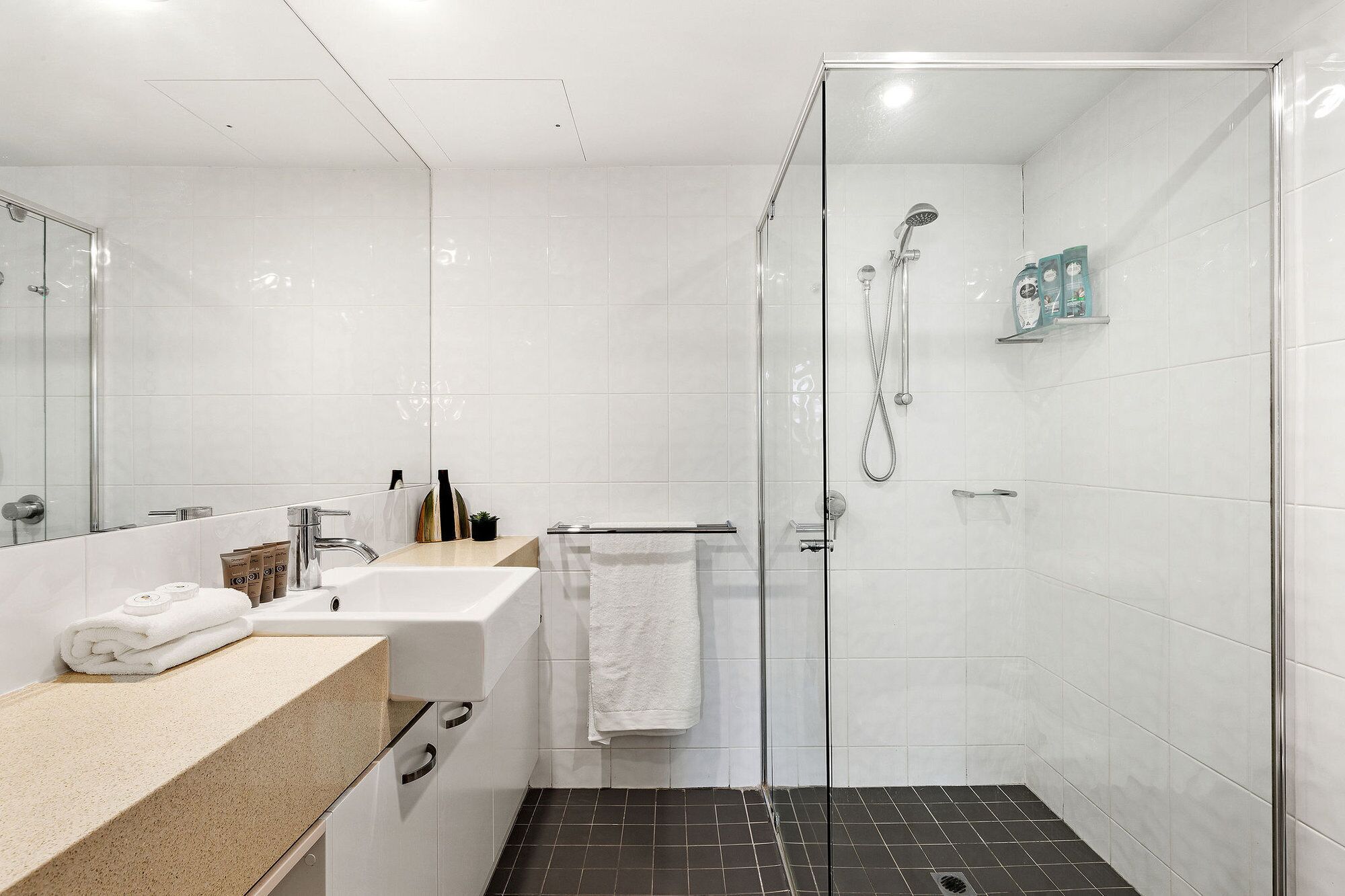 6BR Coolum Beach Roof Terrace Spa Pool Tennis