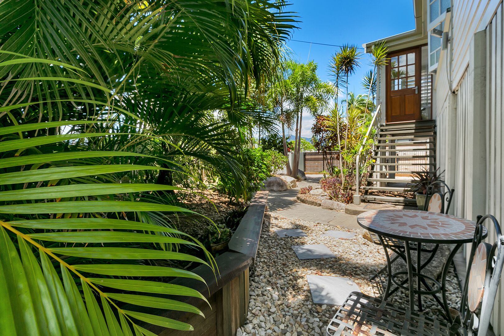 City Queenslander (Breakfast/WiFi/Netflix)