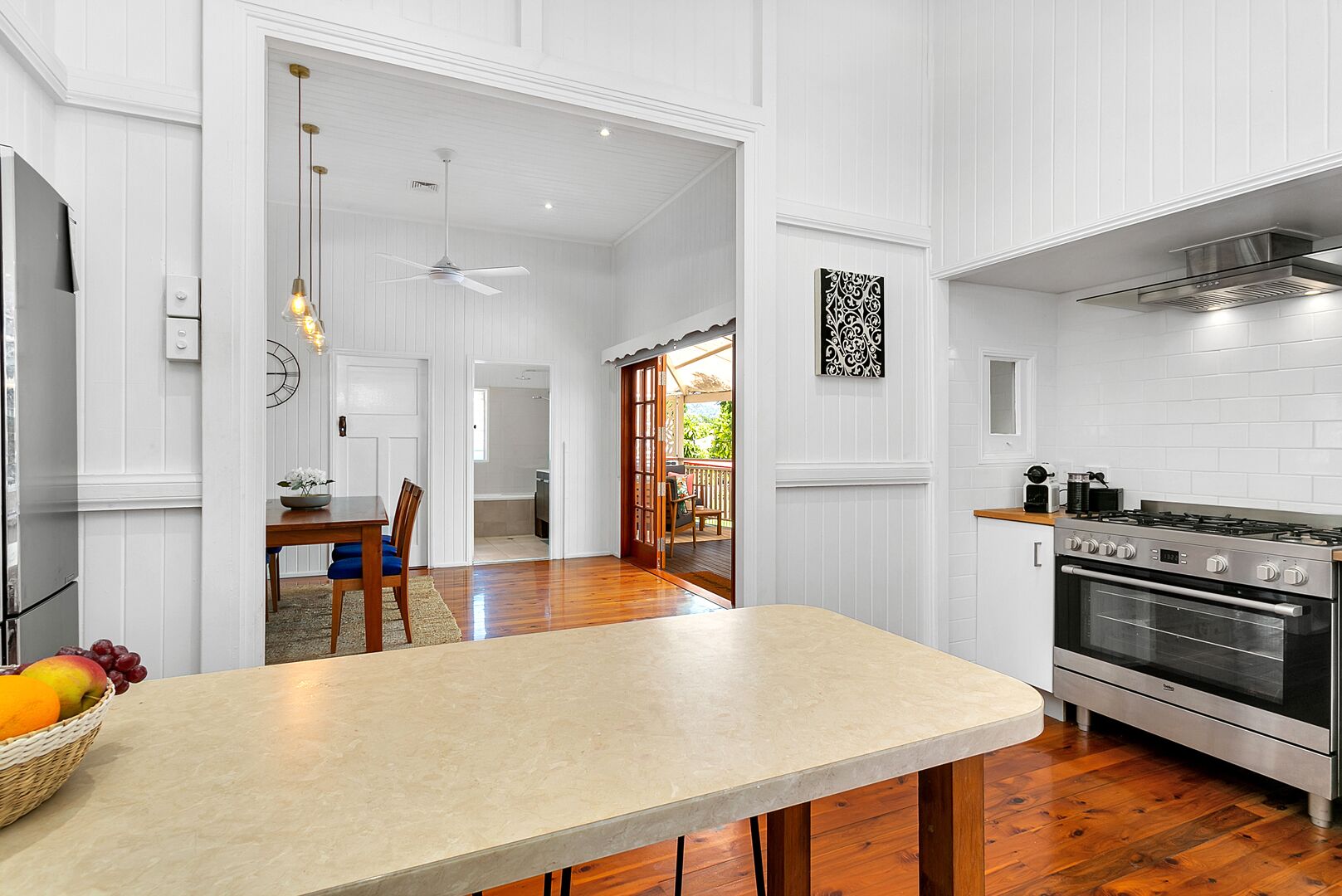 City Queenslander (Breakfast/WiFi/Netflix)