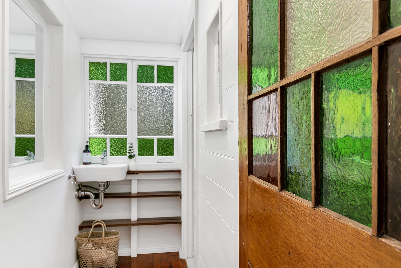 City Queenslander (Breakfast/WiFi/Netflix)