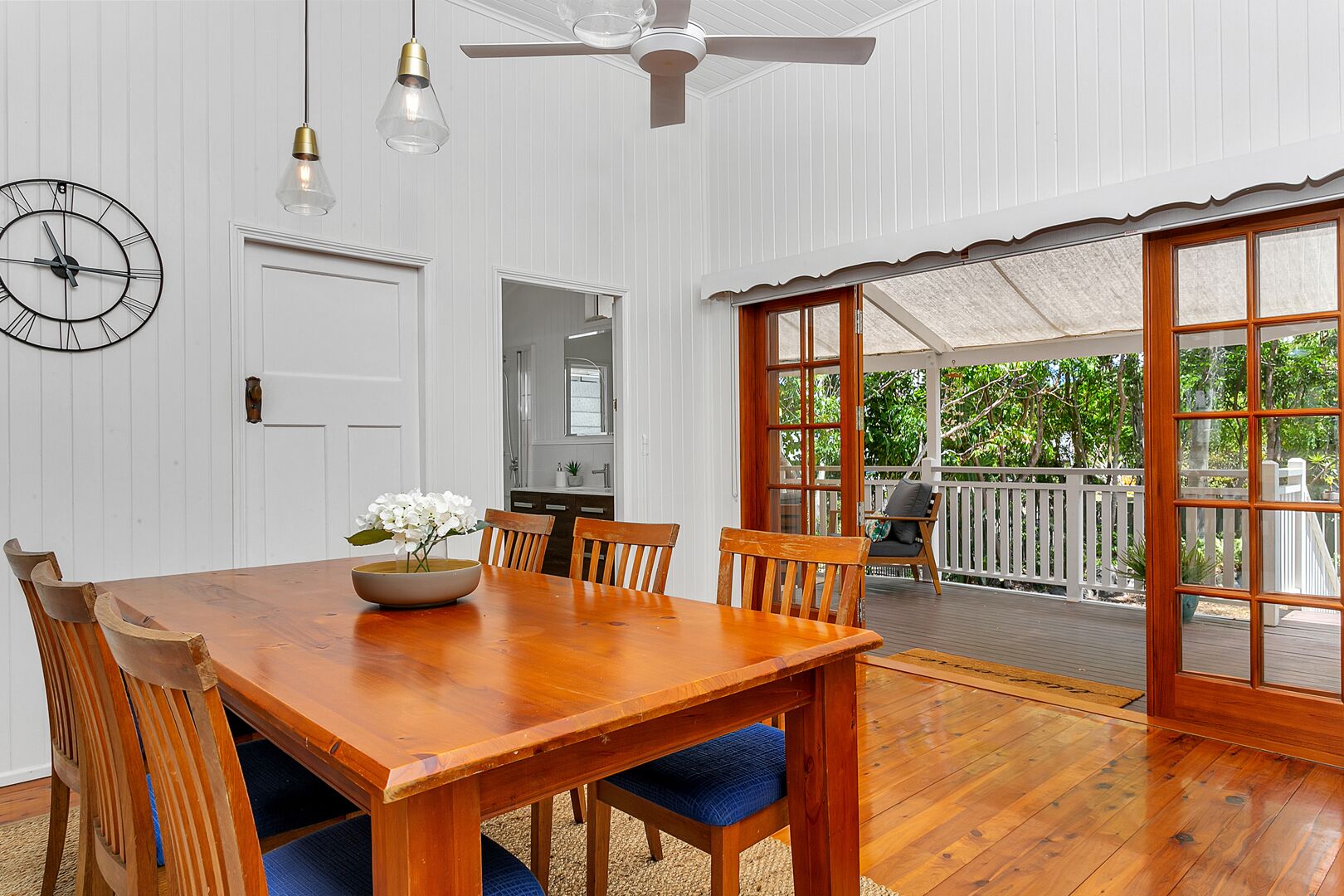 City Queenslander (Breakfast/WiFi/Netflix)