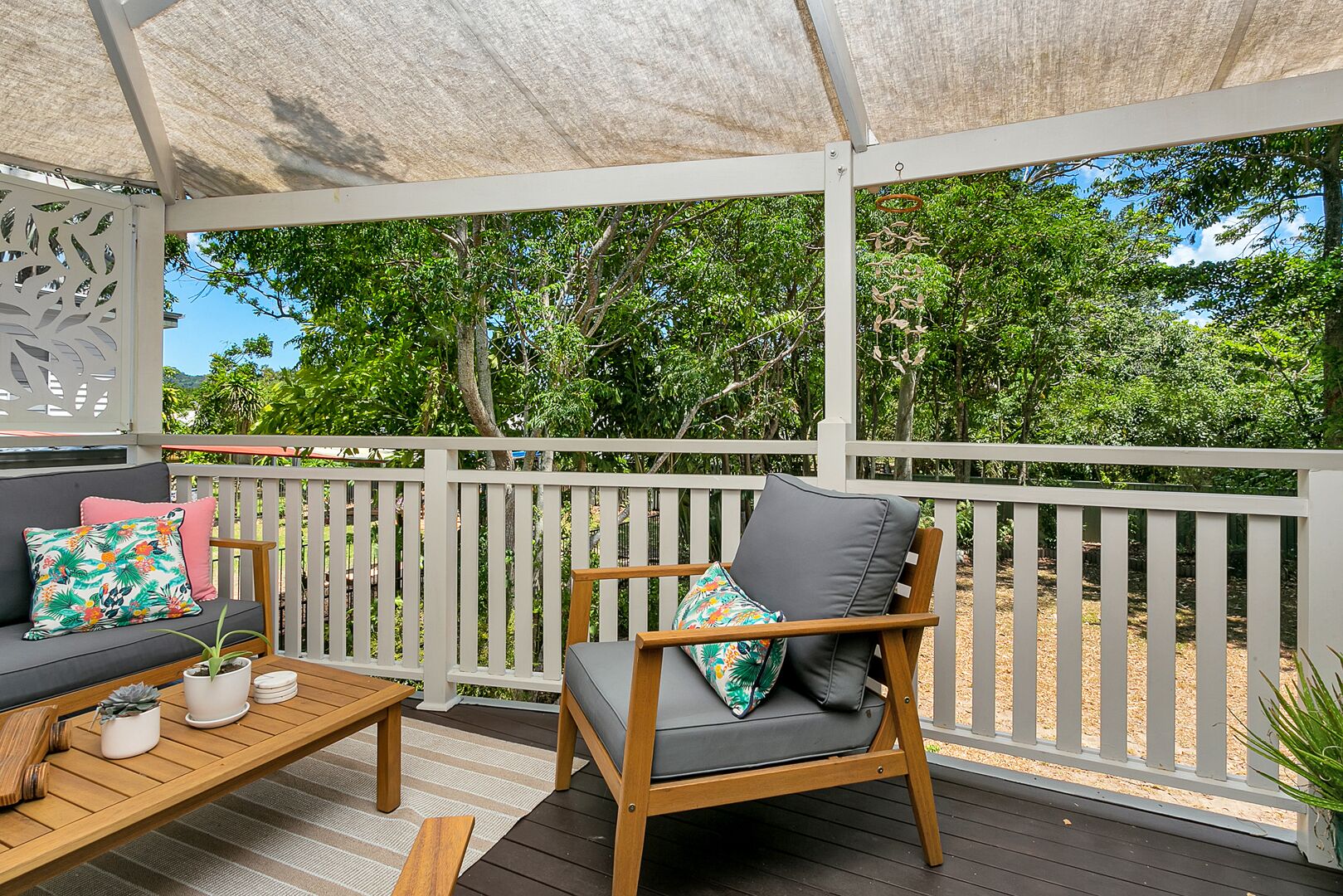 City Queenslander (Breakfast/WiFi/Netflix)