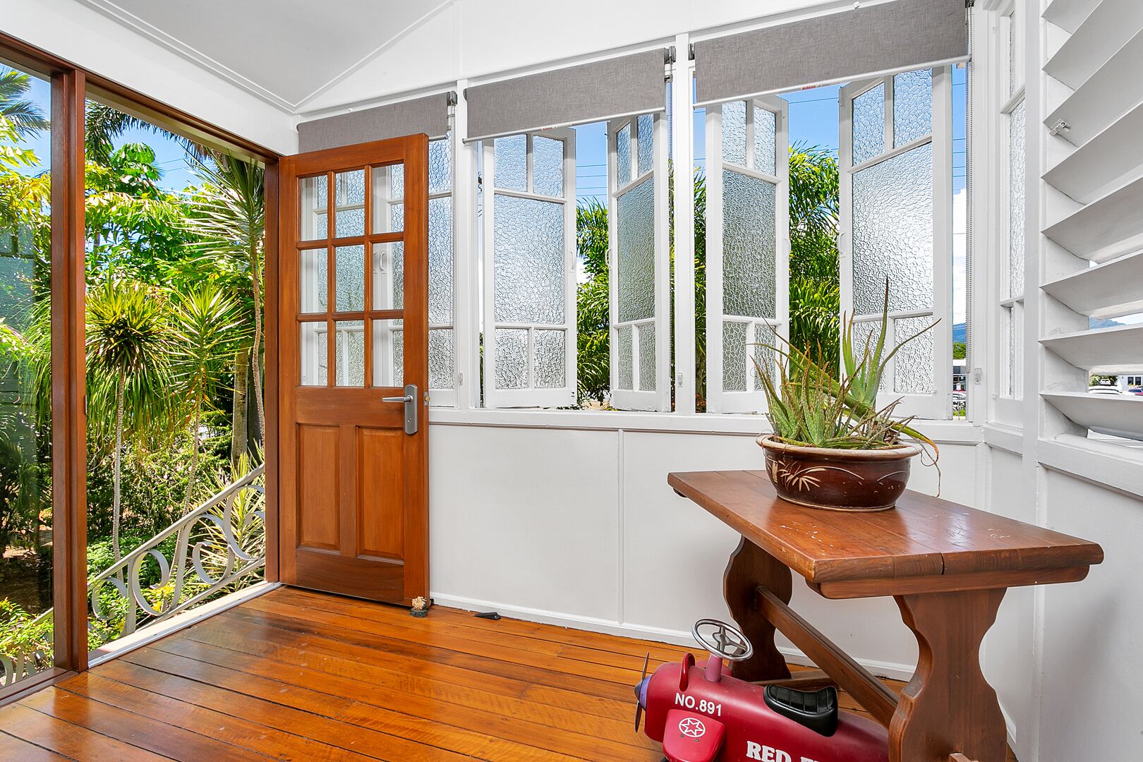 City Queenslander (Breakfast/WiFi/Netflix)