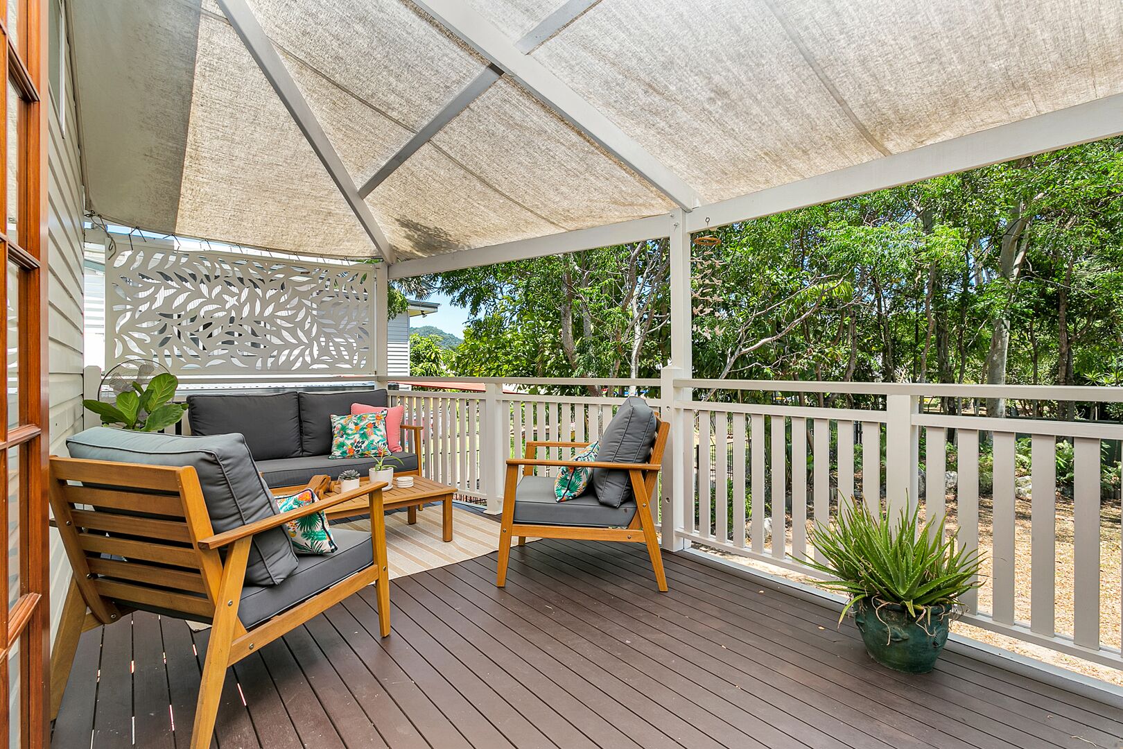 City Queenslander (Breakfast/WiFi/Netflix)