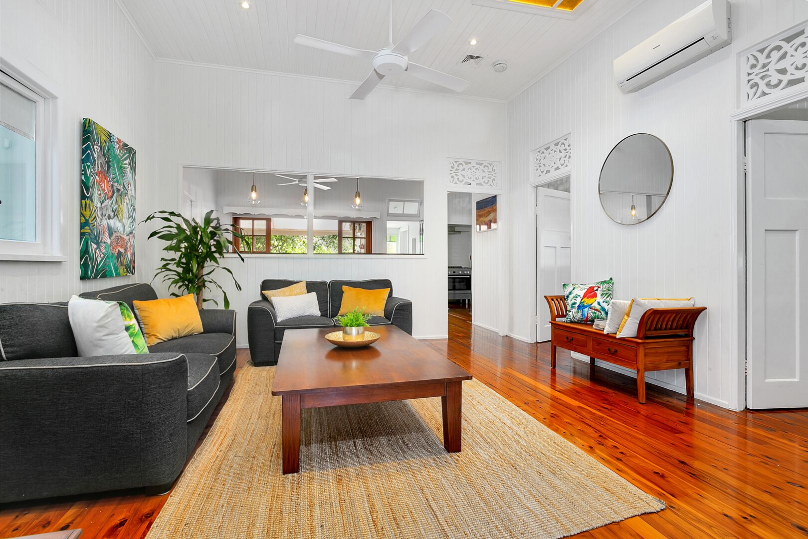 City Queenslander (Breakfast/WiFi/Netflix)