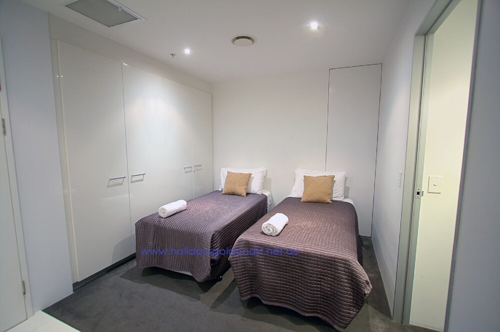 Circle on Cavill Holidays Gold coast Deals & Reviews (Gold Coast