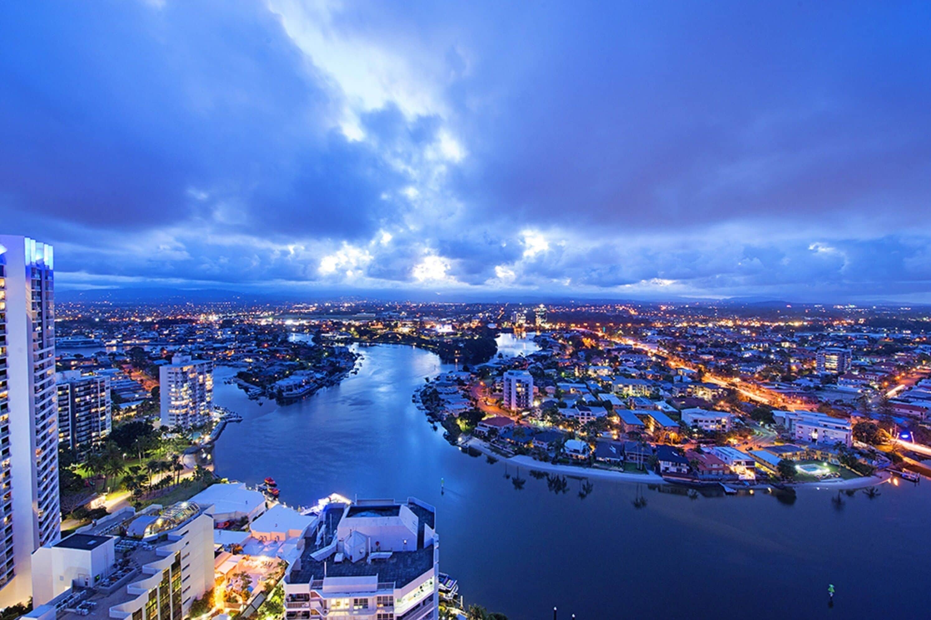 Circle on Cavill - Holidays Gold coast