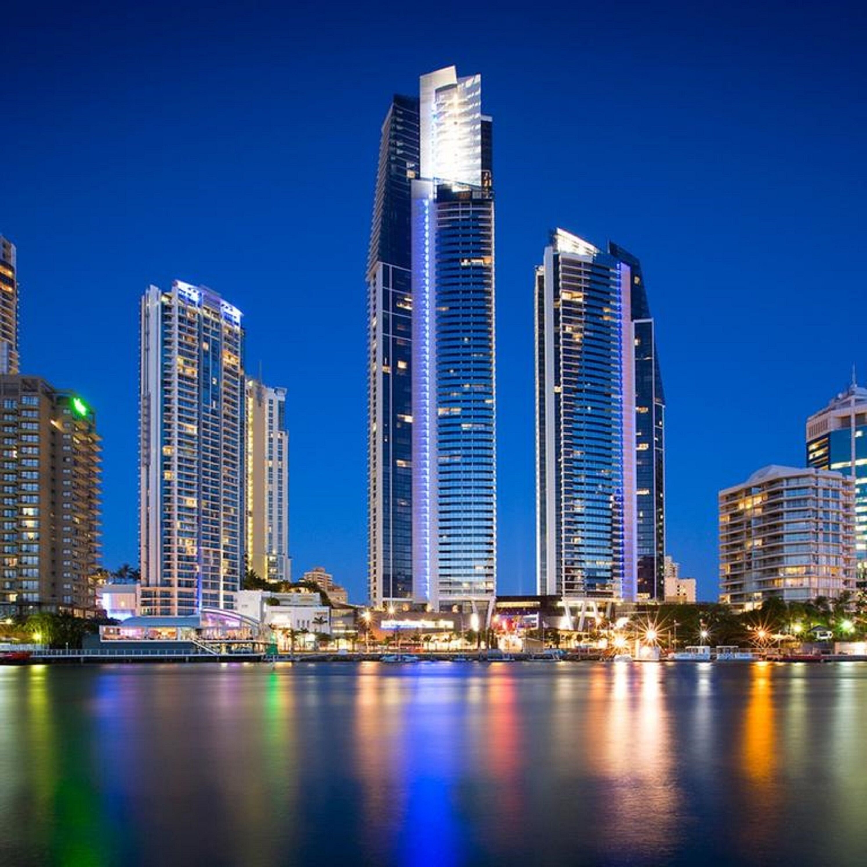 Circle on Cavill - Holidays Gold coast