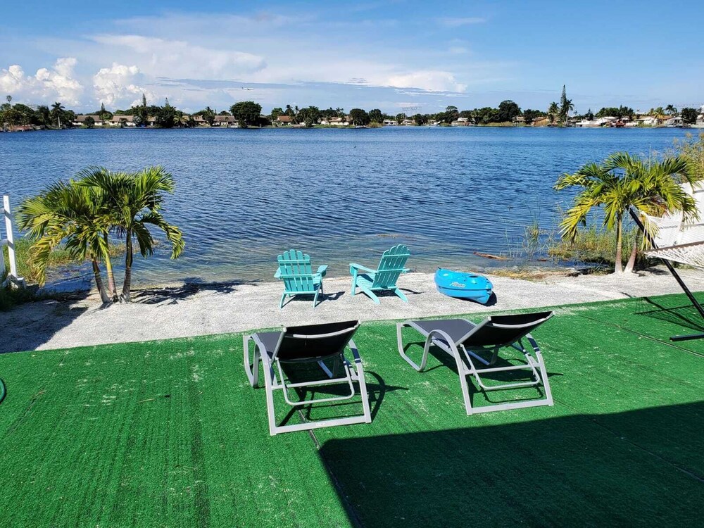 3/2 Lake House With Spectacular View Near Hard Rock Casino