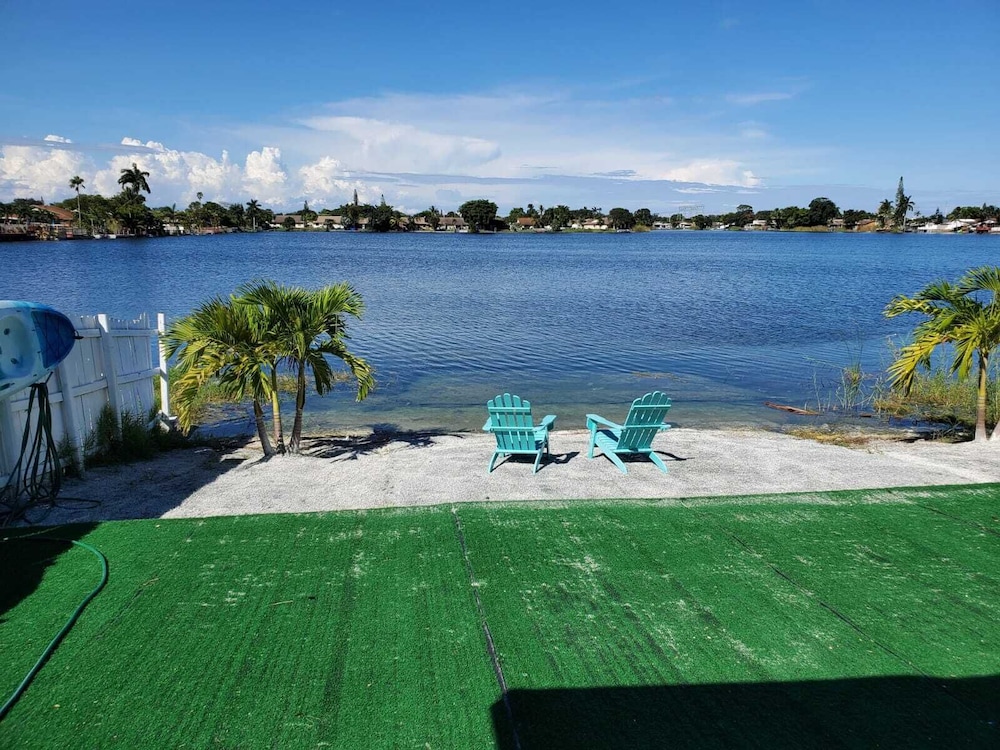 3/2 Lake House With Spectacular View Near Hard Rock Casino