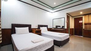 Minibar, desk, free WiFi