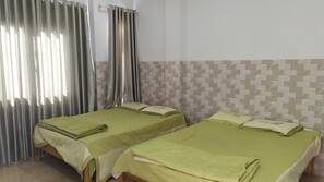 Free WiFi, linens