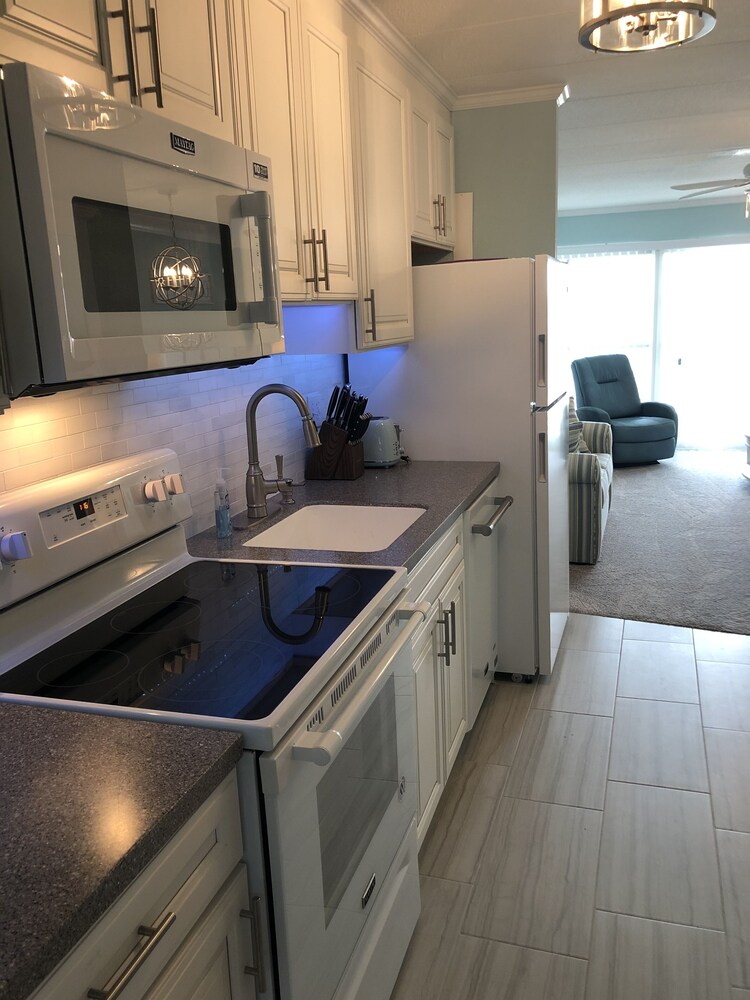 Ultimate Beach Front Condo - Linens included & completely updated!