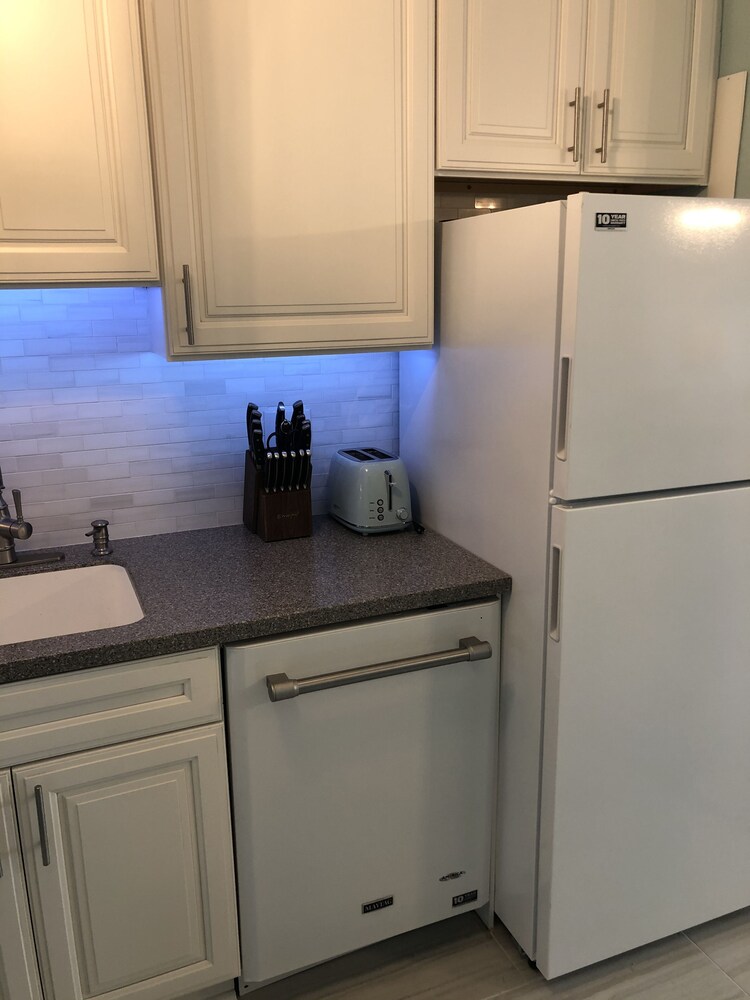 Ultimate Beach Front Condo - Linens included & completely updated!