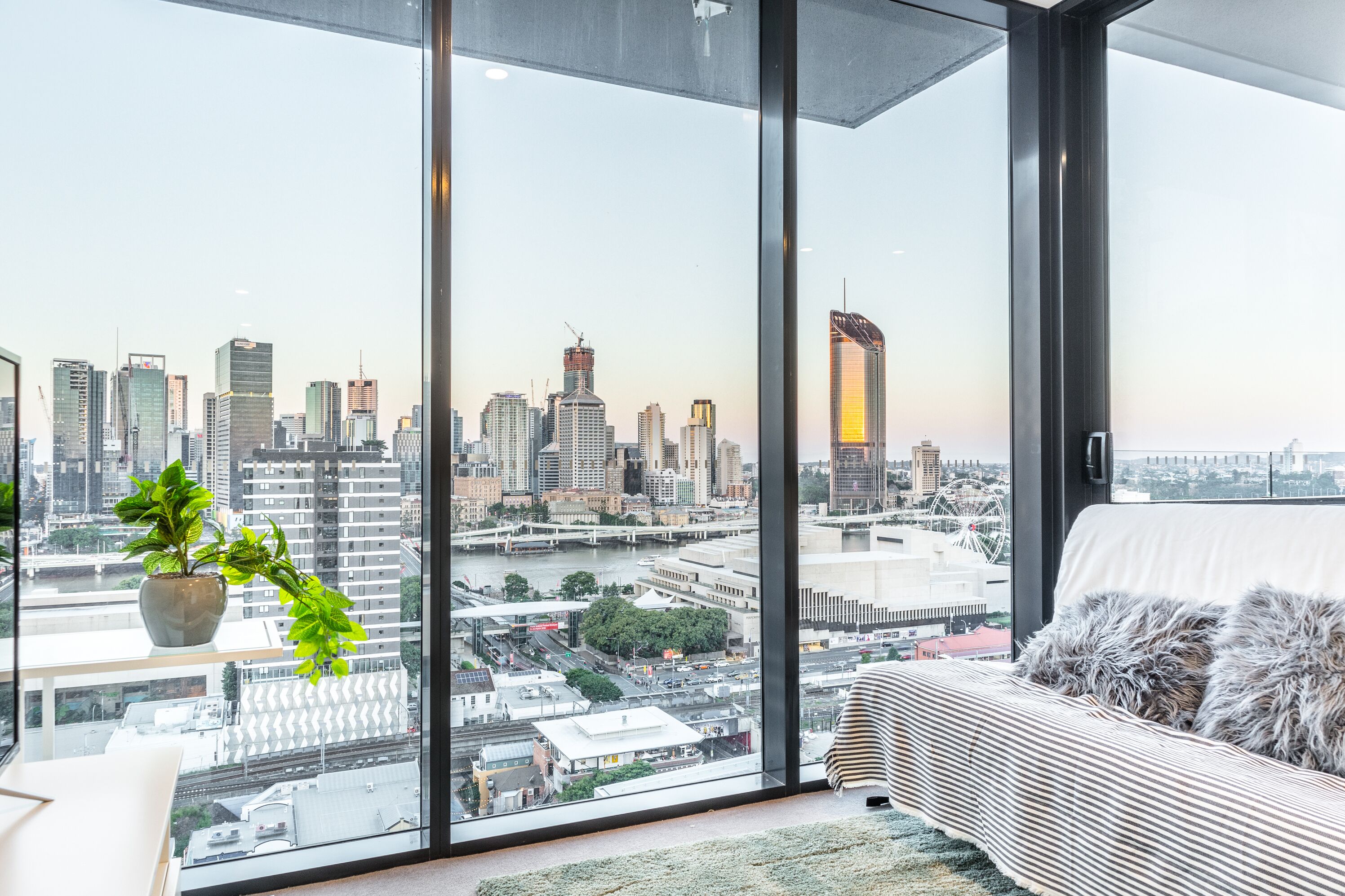 Extraordinary Cbd/river View Apartment@south Bank