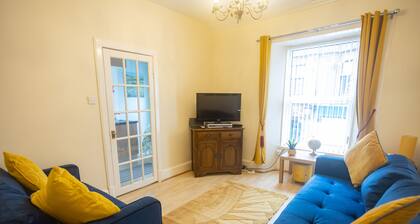 Sandgate 2-bed Apartment in Ayr Central Location