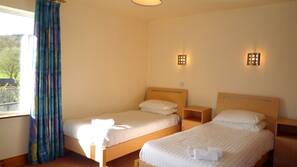 4 bedrooms, linens