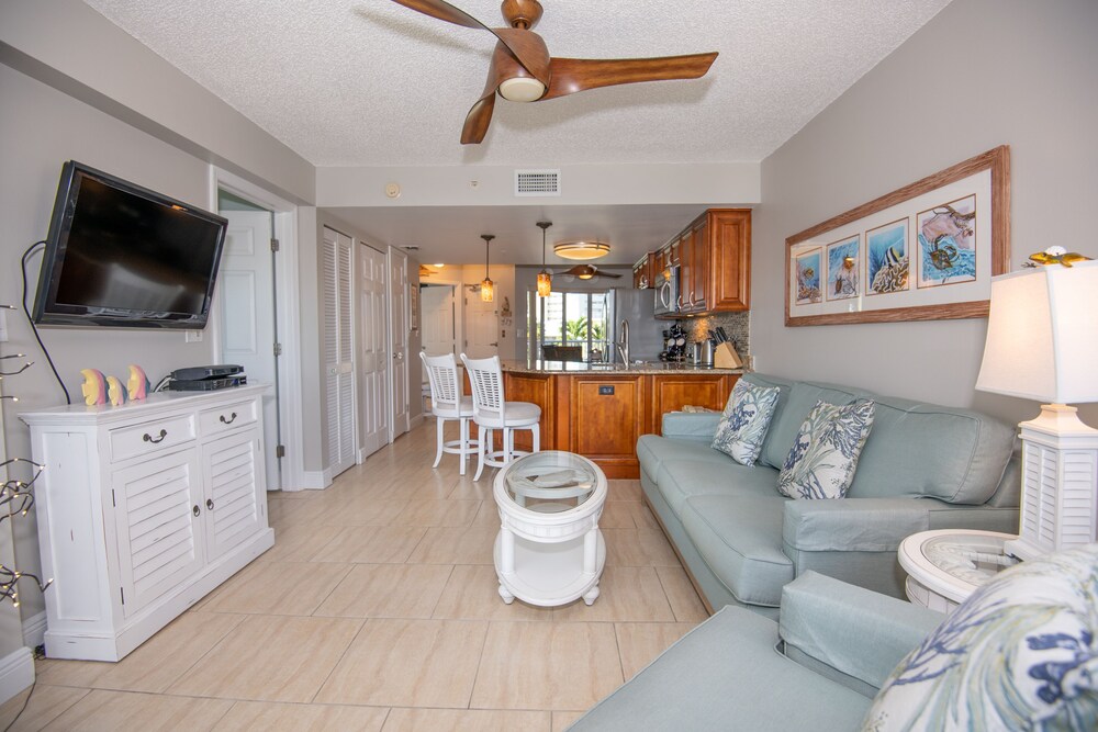 Sunrise Resort 203 | Beautiful views, only steps to the beach!