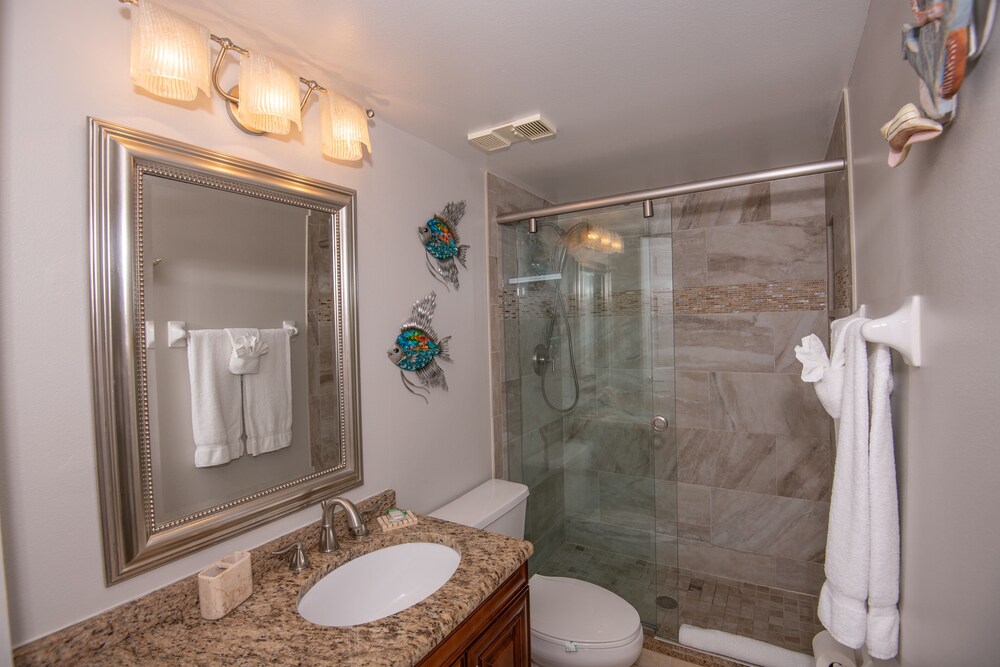 Sunrise Resort 203 | Beautiful views, only steps to the beach!