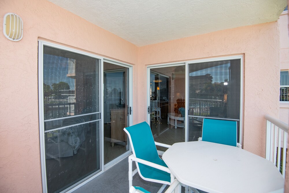 Sunrise Resort 203 | Beautiful views, only steps to the beach!