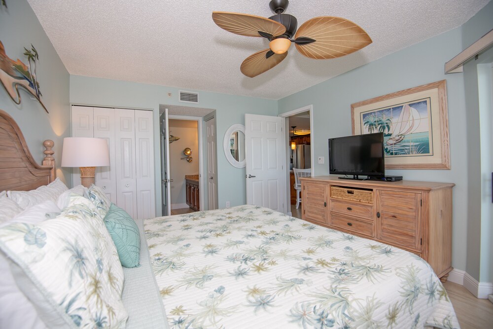 Sunrise Resort 203 | Beautiful views, only steps to the beach!