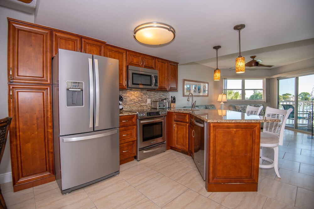 Sunrise Resort 203 | Beautiful views, only steps to the beach!