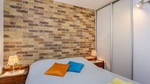 2 bedrooms
